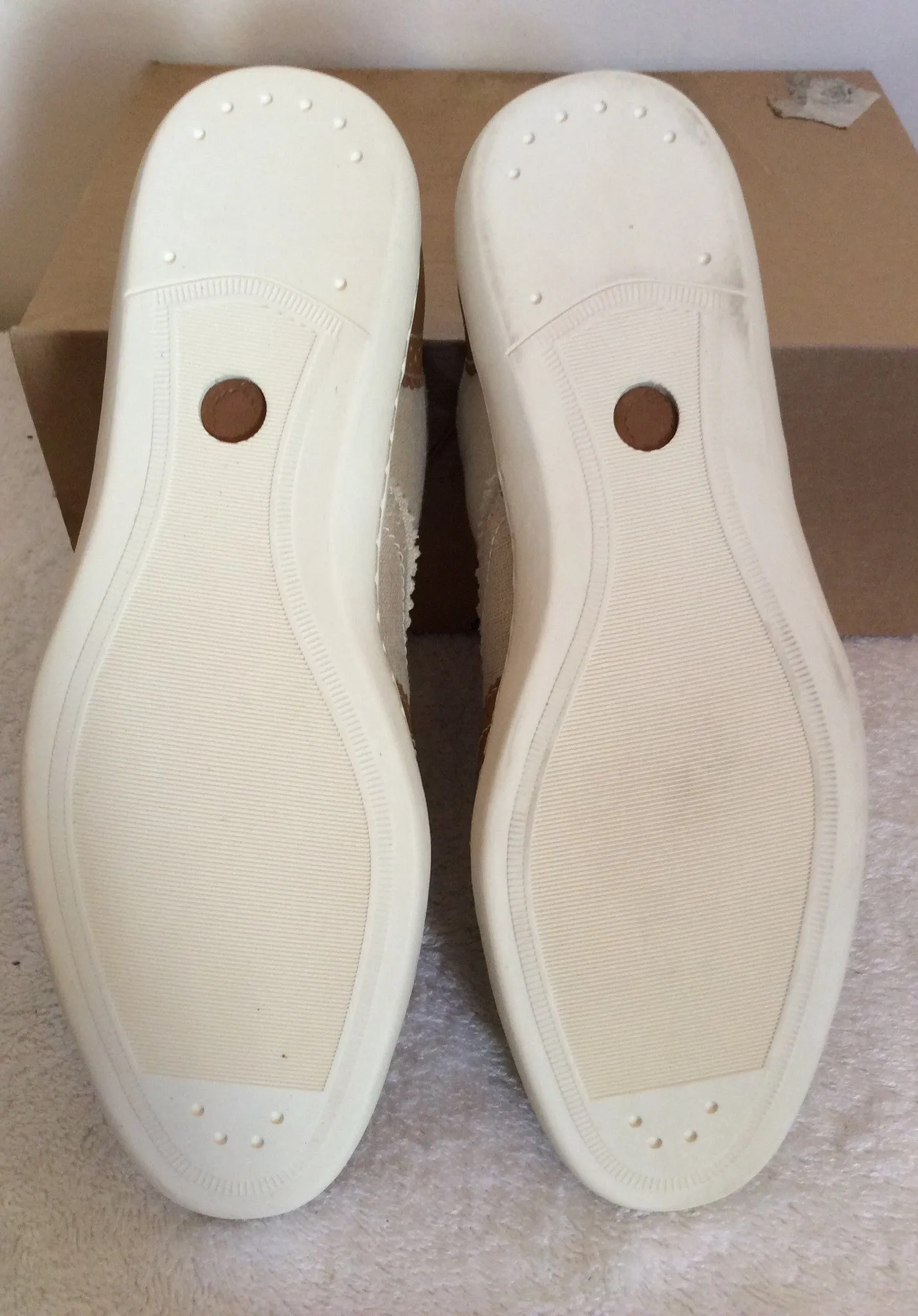 Brand New Fred Perry Beige Canvas & Tan Lace Up Shoes Size 4/37